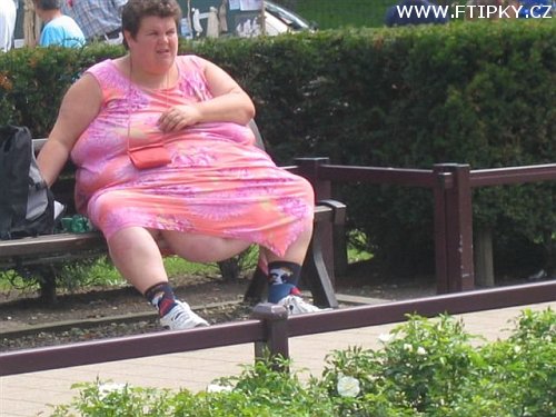 Obnažené bříško je v módě